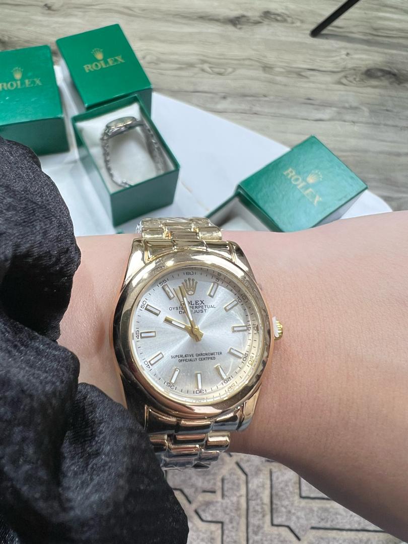 Portez le temps avec style + Bracelet offert Gratuitement !